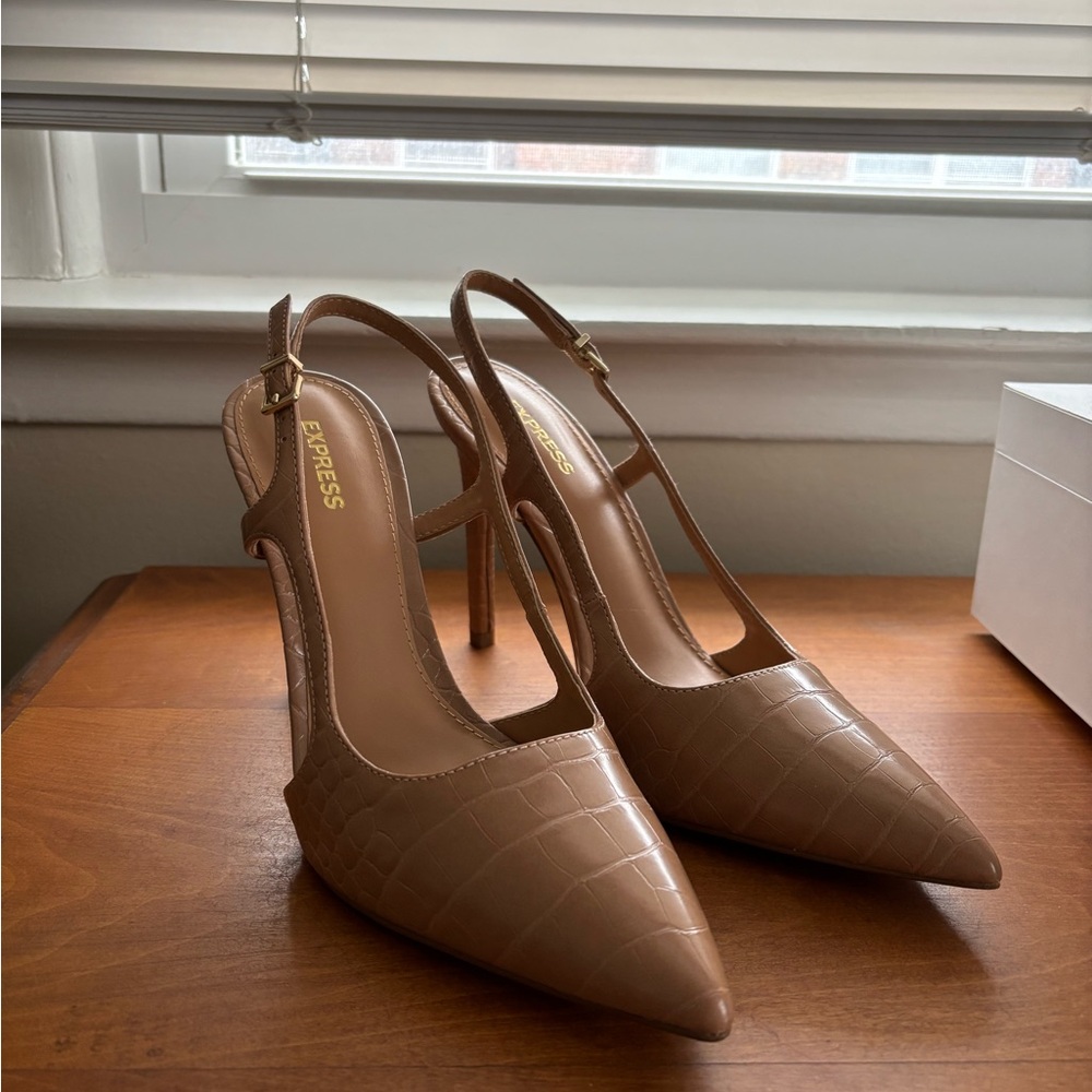 Express Women's Tan Size 8.5 Croc-Embossed Slingback Heels